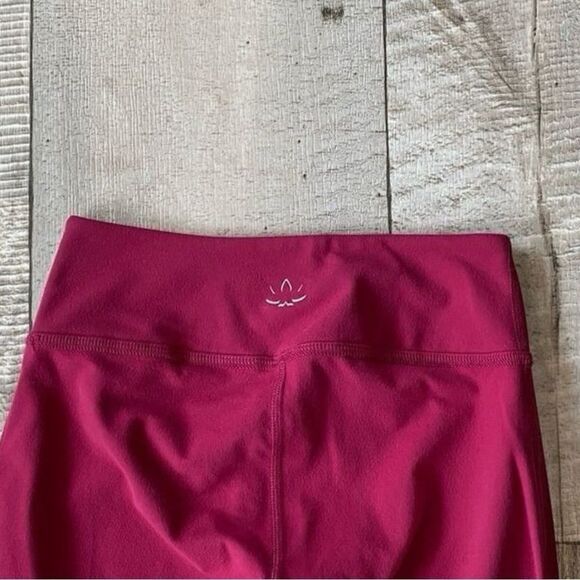 Beyond Yoga Burgundy Crop Leggings - Picture 4 of 4